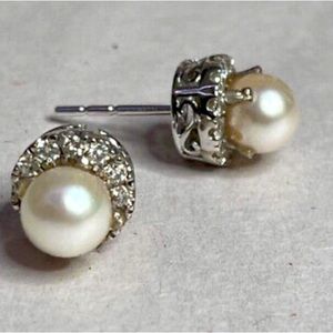 14k White Gold Pearl and Diamond Earrings!  NWOT!